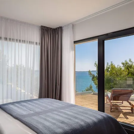Lijub Seafront - 4 Bedroom - Stunning Sea Views - Gym And Wifi Villa
