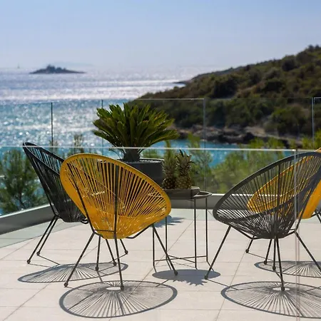 Lijub Seafront - 4 Bedroom - Stunning Sea Views - Gym And Wifi