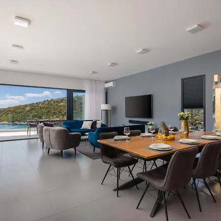 Lijub Seafront - 4 Bedroom - Stunning Sea Views - Gym And Wifi Villa